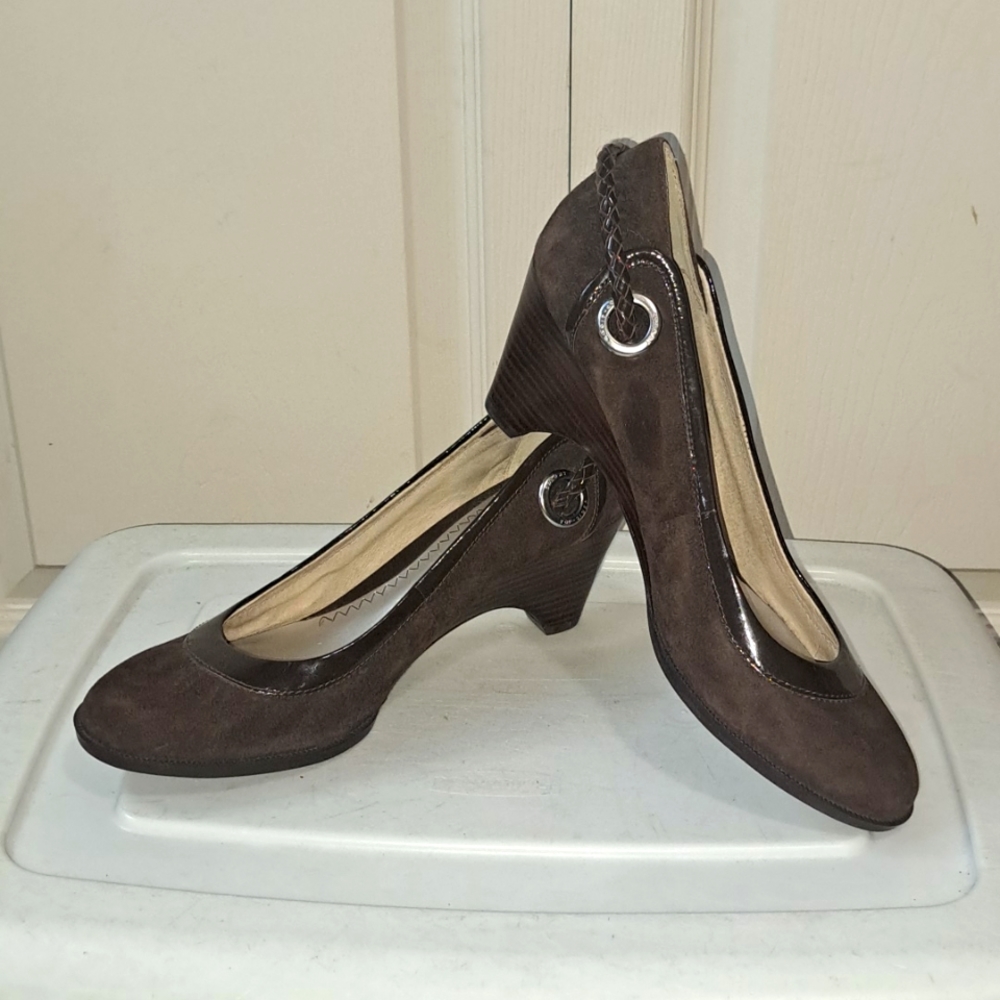 Sperry Top-Sider brown suede leather wedges - never worn - women's 9